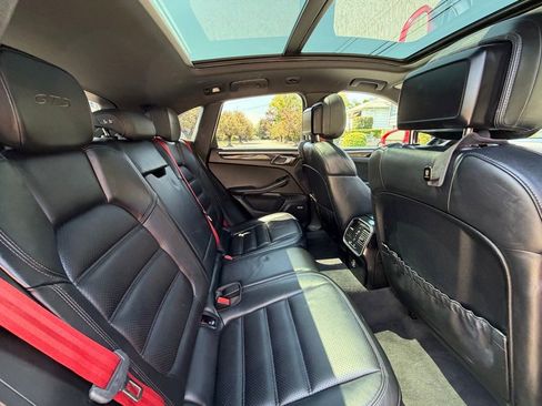 Used 2018 Porsche Macan GTS AWD/4WD image 18