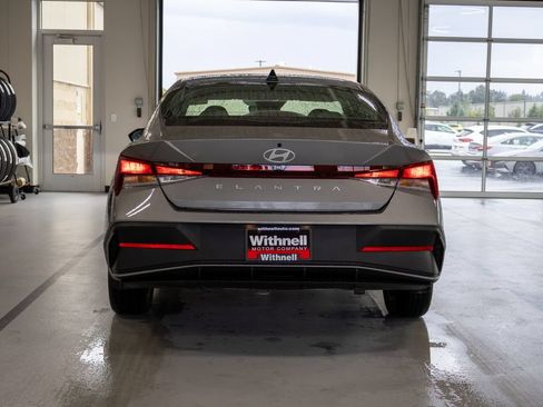 Used 2024 Hyundai Elantra SEL FWD image 8