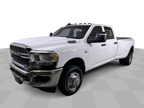 Used 2024 RAM 3500 Tradesman w/ Chrome Appearance Group image 4