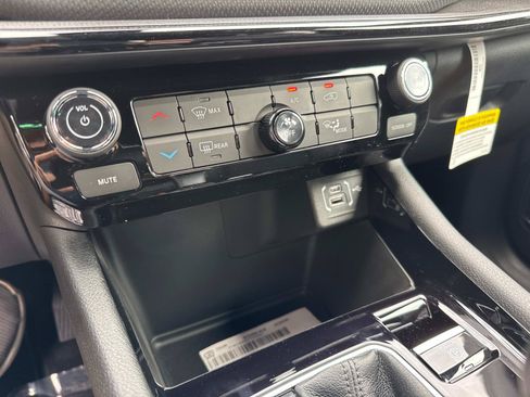 New 2026 Jeep Compass Latitude AWD/4WD image 23