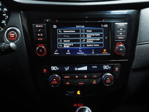 Used 2019 Nissan Rogue SV image 17