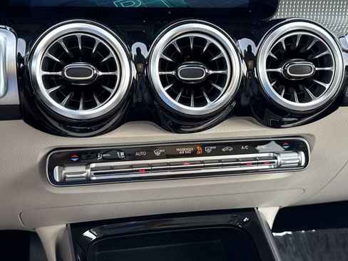 Certified 2022 Mercedes-Benz GLB 250 image 23