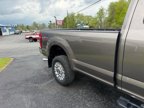 Used 2022 Ford F250 XLT w/ XLT Premium Package AWD/4WD image 20