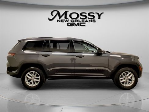 Used 2023 Jeep Grand Cherokee L Laredo image 4