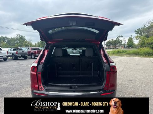 Used 2023 Buick Enclave Essence w/ Sport Touring Edition AWD/4WD image 20