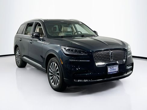 Used 2022 Lincoln Aviator Reserve w/ Elements Package Plus AWD/4WD image 3