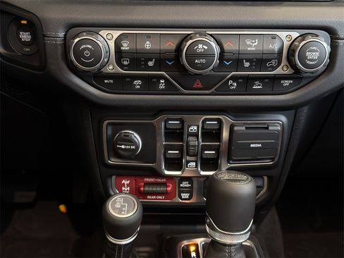 New 2025 Jeep Wrangler Rubicon 392 image 15