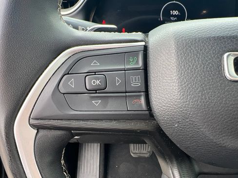 Used 2024 Jeep Grand Cherokee Altitude AWD/4WD image 25