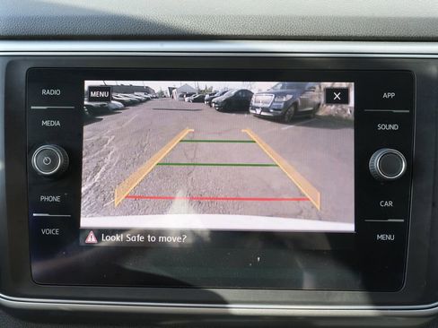 Used 2018 Volkswagen Atlas SE image 54