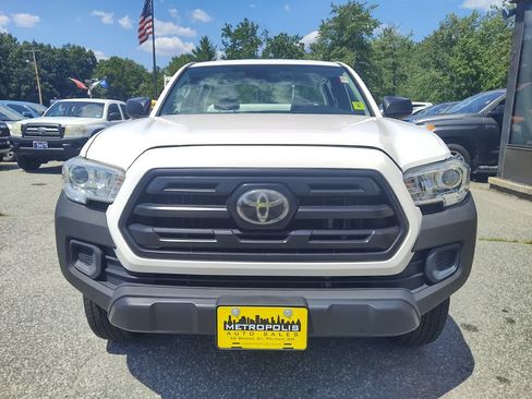Used 2018 Toyota Tacoma SR RWD image 3