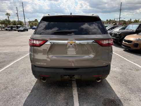 Used 2019 Chevrolet Traverse LT FWD image 4