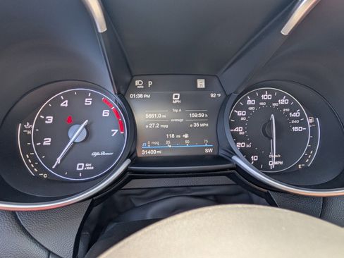 Used 2023 Alfa Romeo Giulia Veloce RWD image 22