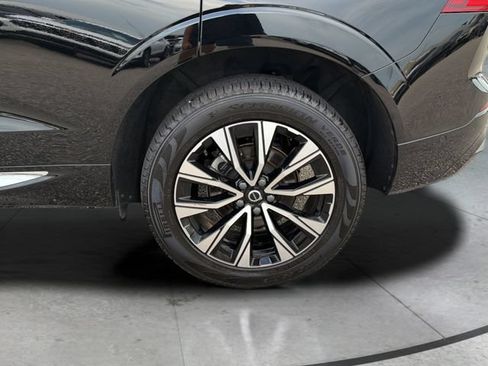 Used 2023 Volvo XC60 B5 Plus FWD image 31