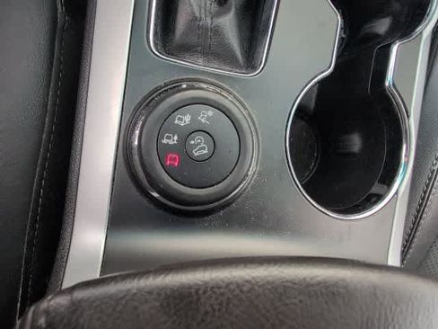Used 2015 Ford Explorer XLT w/ Equipment Group 202A AWD/4WD image 17