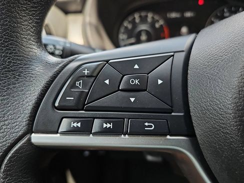 Used 2022 Nissan Kicks SV FWD image 29