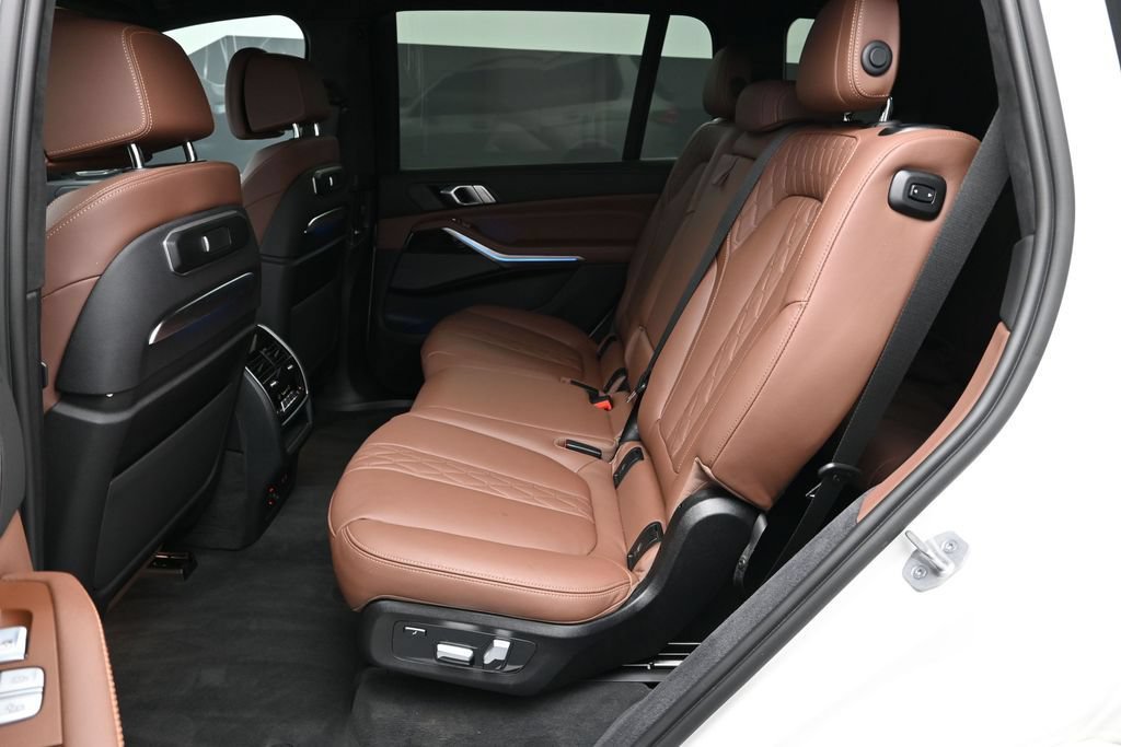 Used 2023 BMW X7 M60i w/ Executive Package AWD/4WD image 15