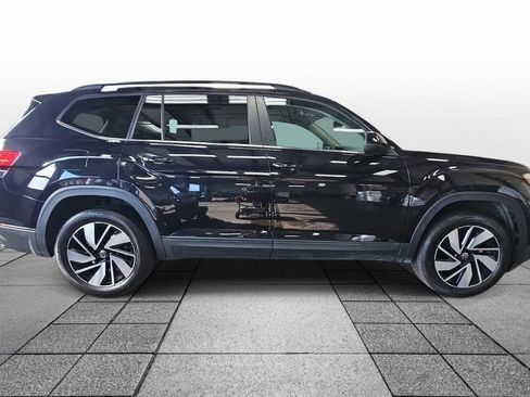 Used 2025 Volkswagen Atlas SE FWD image 4