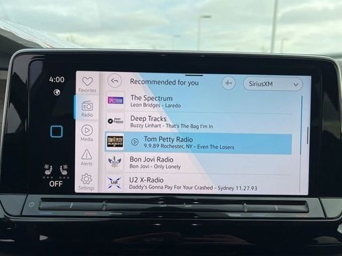 Used 2024 Volkswagen Atlas SE image 17