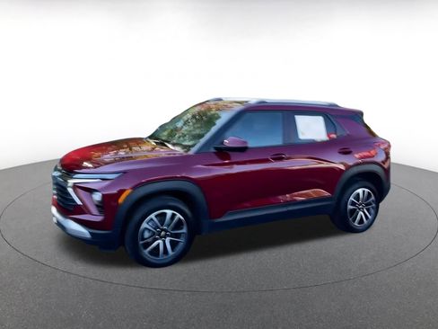 Used 2025 Chevrolet TrailBlazer LT image 3