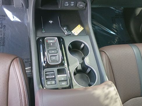 Used 2023 Honda Pilot Elite image 24