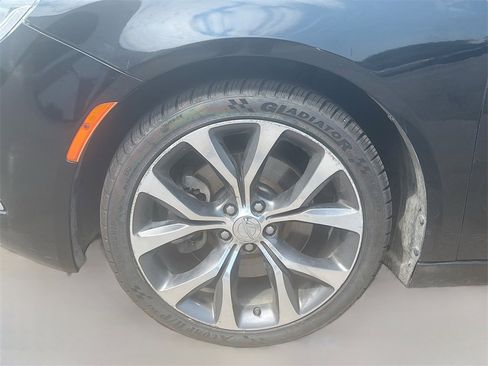 Used 2015 Chrysler 200 C w/ Navigation & Sound Group I image 30