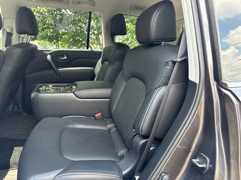 Used 2023 INFINITI QX80 Luxe w/ All-Season Package AWD/4WD image 5