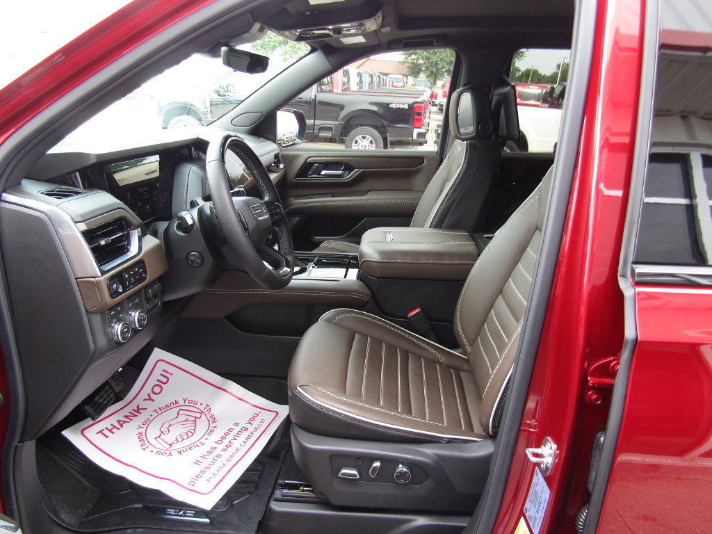 Used 2026 GMC Yukon Denali Ultimate AWD/4WD image 32