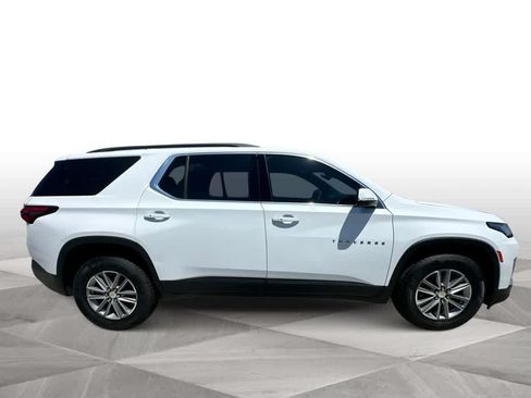 Used 2023 Chevrolet Traverse LT FWD image 9