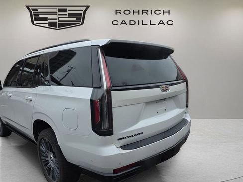 Certified 2022 Cadillac Escalade Sport w/ Touring Package image 13