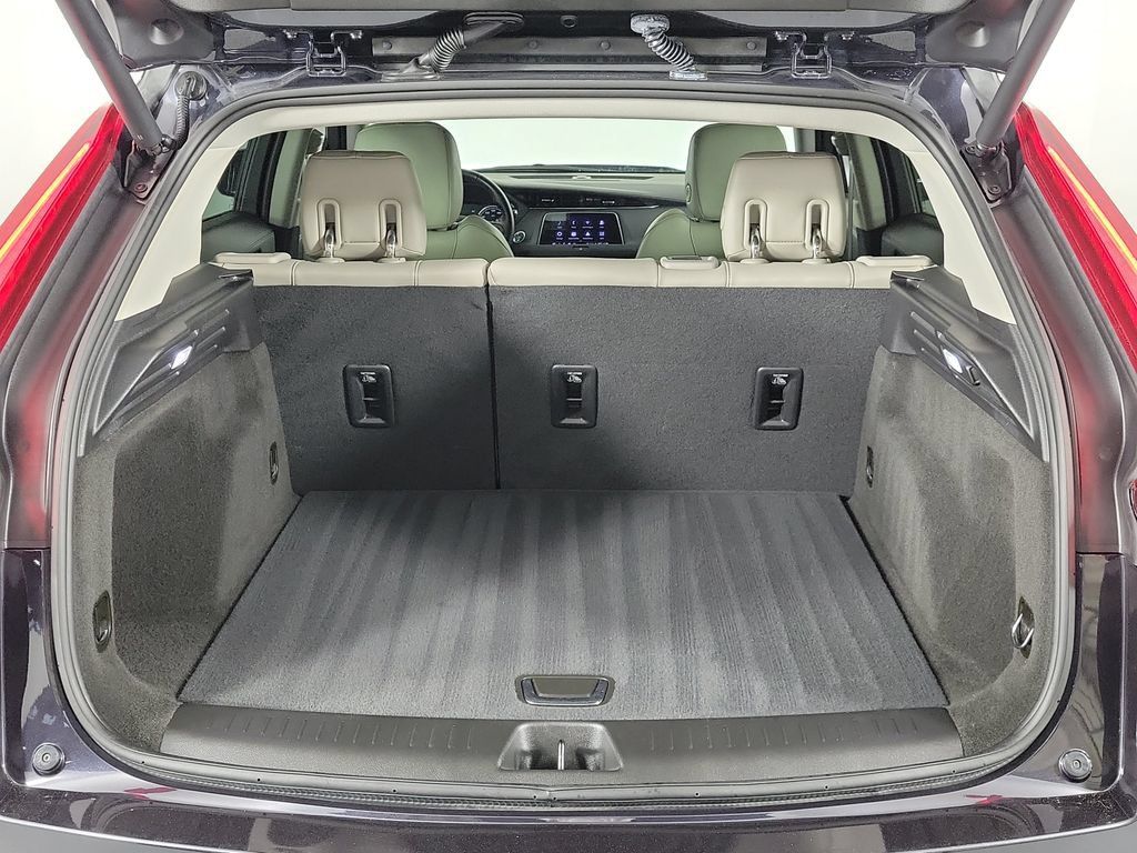 Certified 2023 Cadillac XT4 Luxury FWD image 8