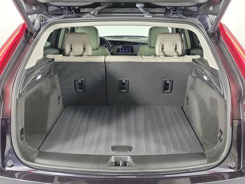 Certified 2023 Cadillac XT4 Luxury FWD image 8