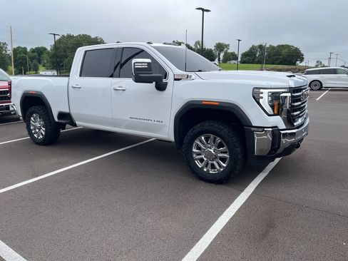 Used 2025 GMC Sierra 2500 SLT w/ SLT Convenience Package AWD/4WD image 6