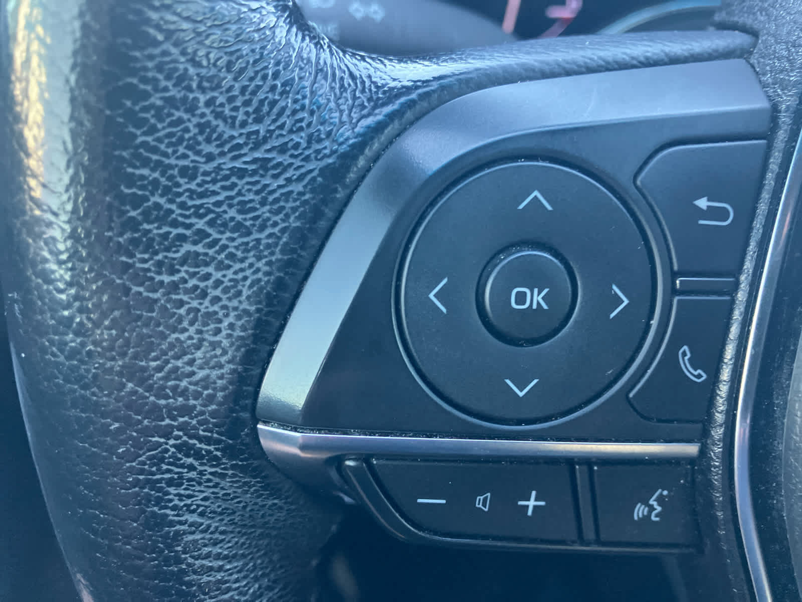 Used 2019 Toyota Avalon XLE w/ Moonroof Package FWD image 18