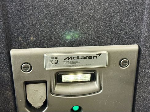 Used 2024 McLaren 750S Spider image 28