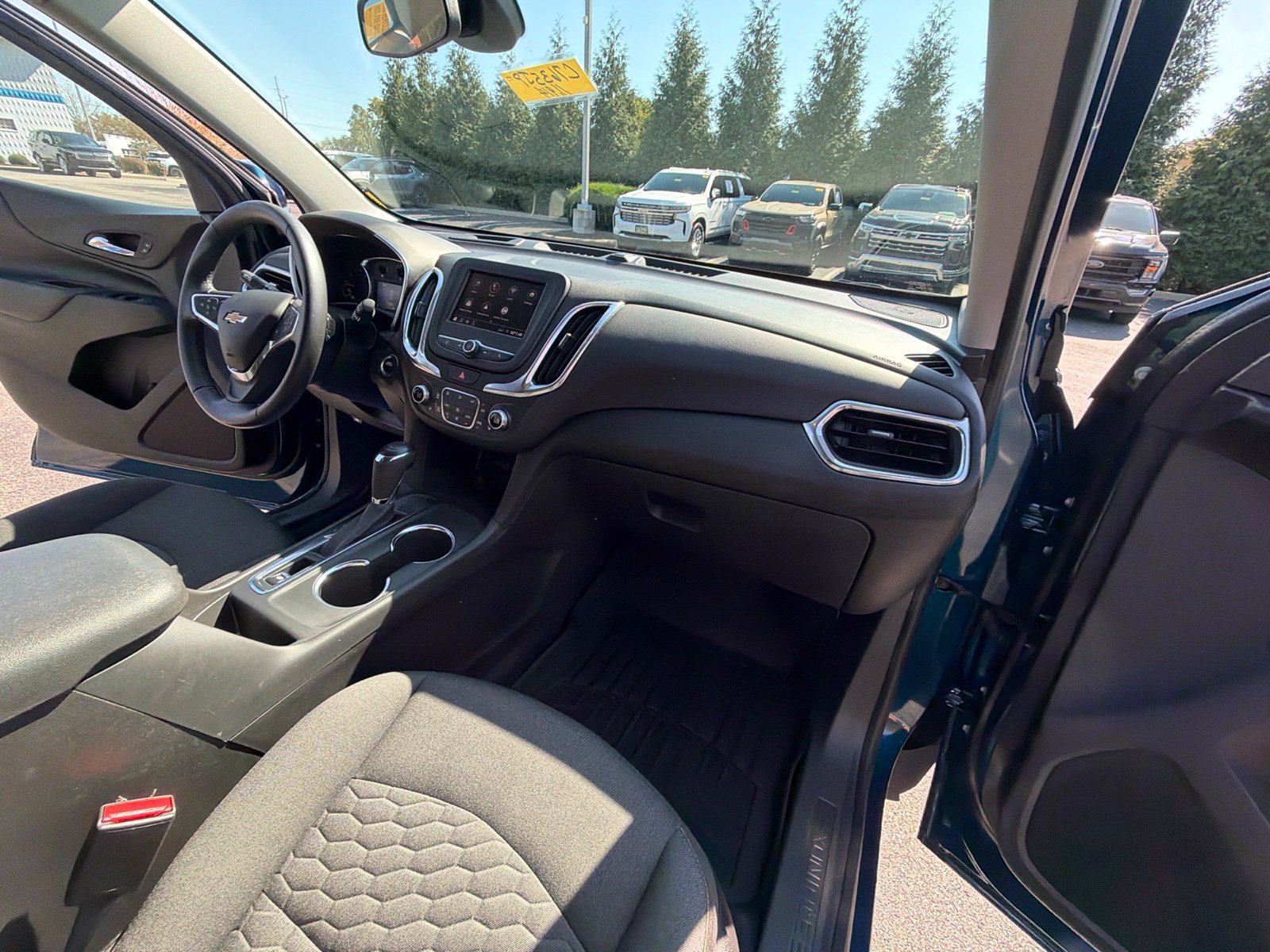 Used 2021 Chevrolet Equinox LT FWD image 28