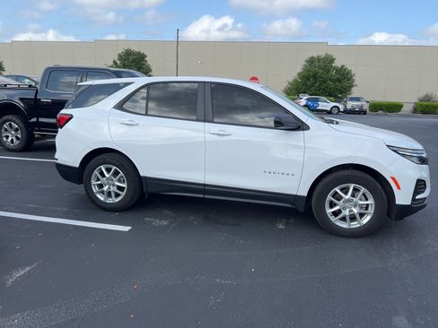 Used 2024 Chevrolet Equinox LS image 3