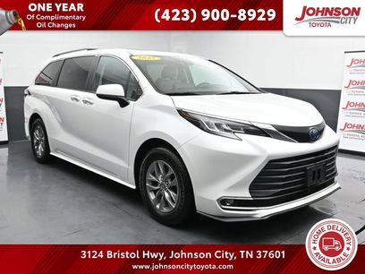 Used 2022 Toyota Sienna XLE