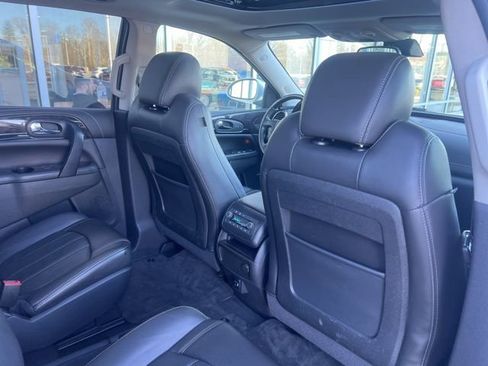 Used 2017 Buick Enclave Premium image 28