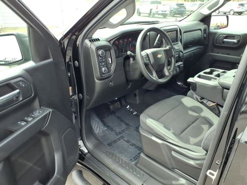 Used 2020 Chevrolet Silverado 1500 Custom w/ Custom Value Package image 10