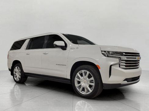 Used 2022 Chevrolet Suburban High Country AWD/4WD image 1