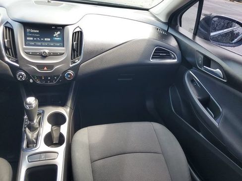 Certified 2017 Chevrolet Cruze LT w/ Convenience Package FWD image 16