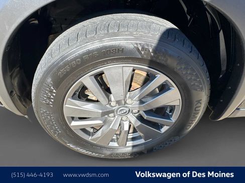 Used 2025 Nissan Pathfinder SV image 8