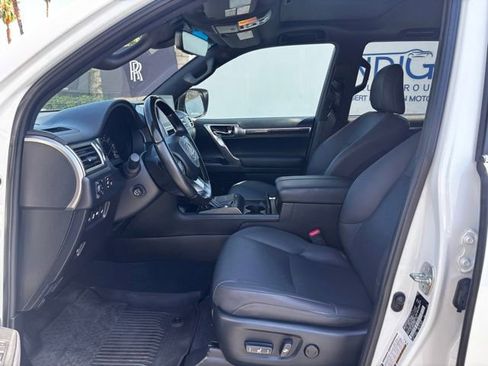 Used 2023 Lexus GX 460 Premium w/ Accessory Package AWD/4WD image 10