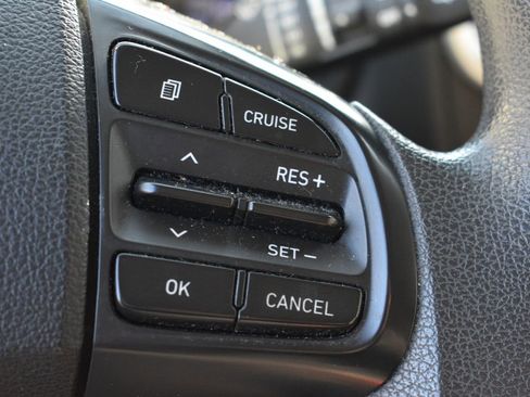 Used 2022 Hyundai Venue SE image 17