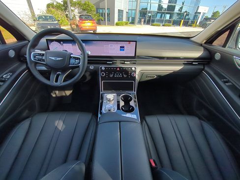 Used 2025 Genesis GV80 2.5T Standard AWD/4WD image 15