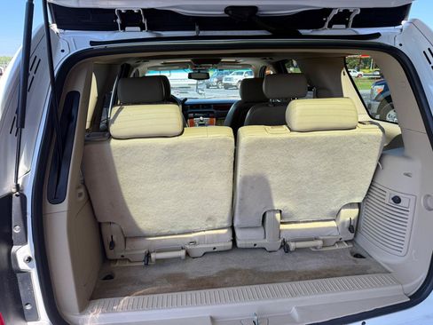 Used 2010 Chevrolet Tahoe LT w/ Luxury Package RWD image 12