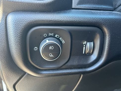 Used 2024 RAM 3500 Big Horn image 33