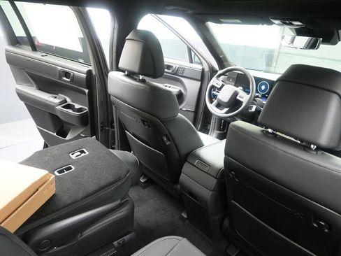 Used 2025 Hyundai Santa Fe Calligraphy AWD/4WD image 15