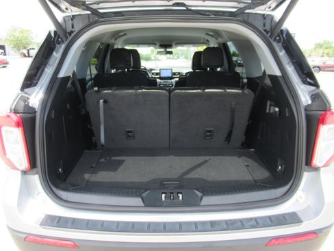 Used 2023 Ford Explorer XLT w/ Equipment Group 202A RWD image 37