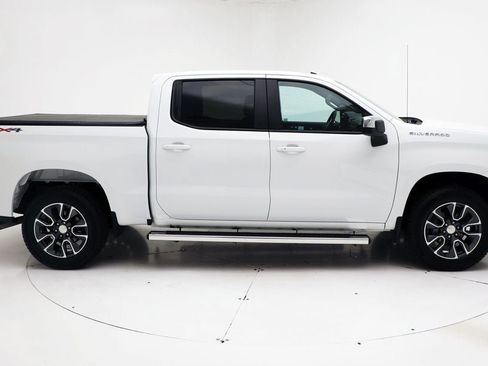 Used 2024 Chevrolet Silverado 1500 LT AWD/4WD image 2